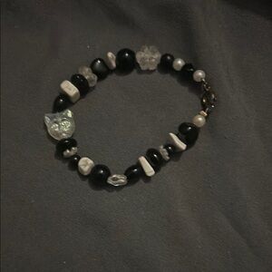 Black and White Beaded Cat Bracelet